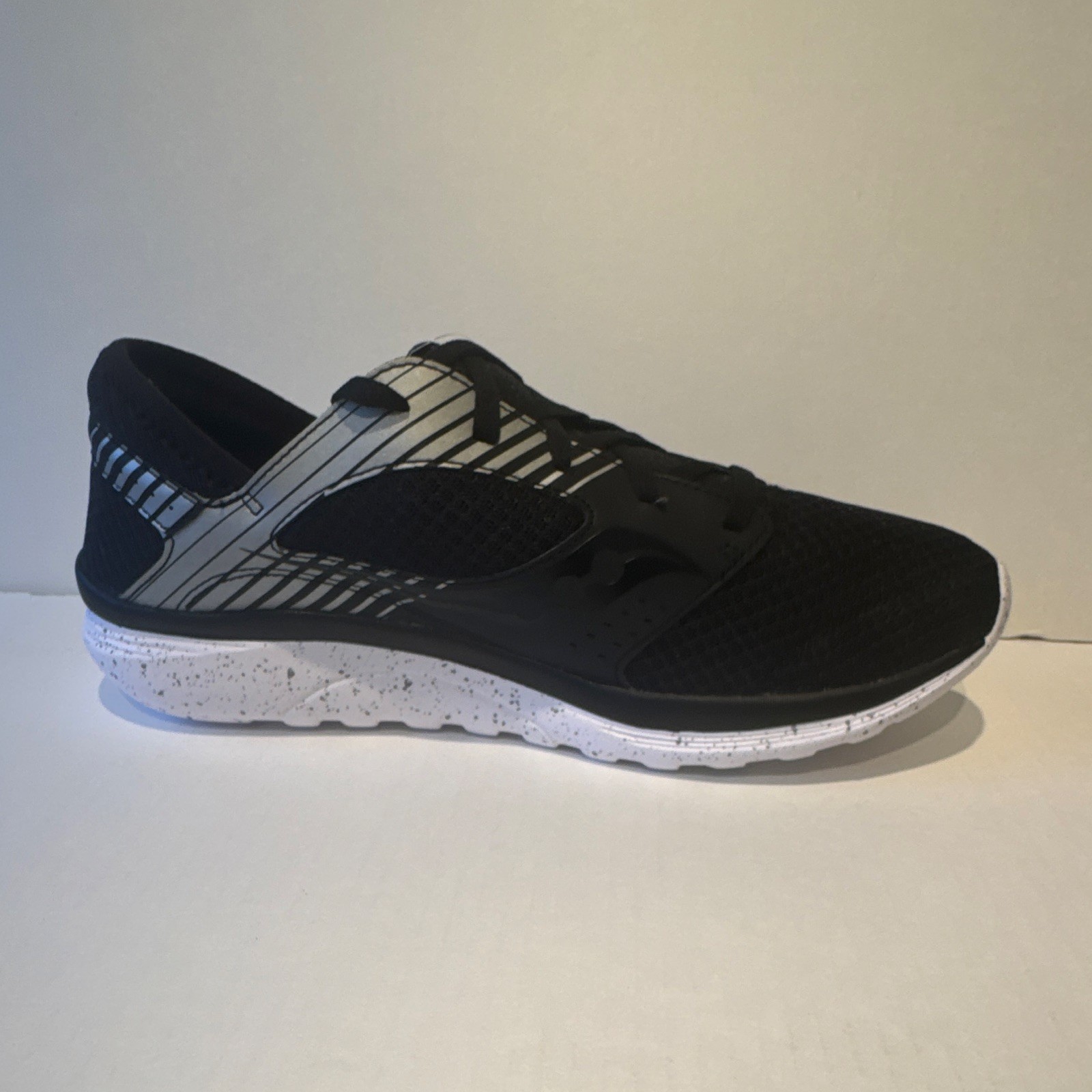 Saucony Kineta Relay Reflex Black Silver Low Top Mesh Sneaker S25315-1 sz 11.5m