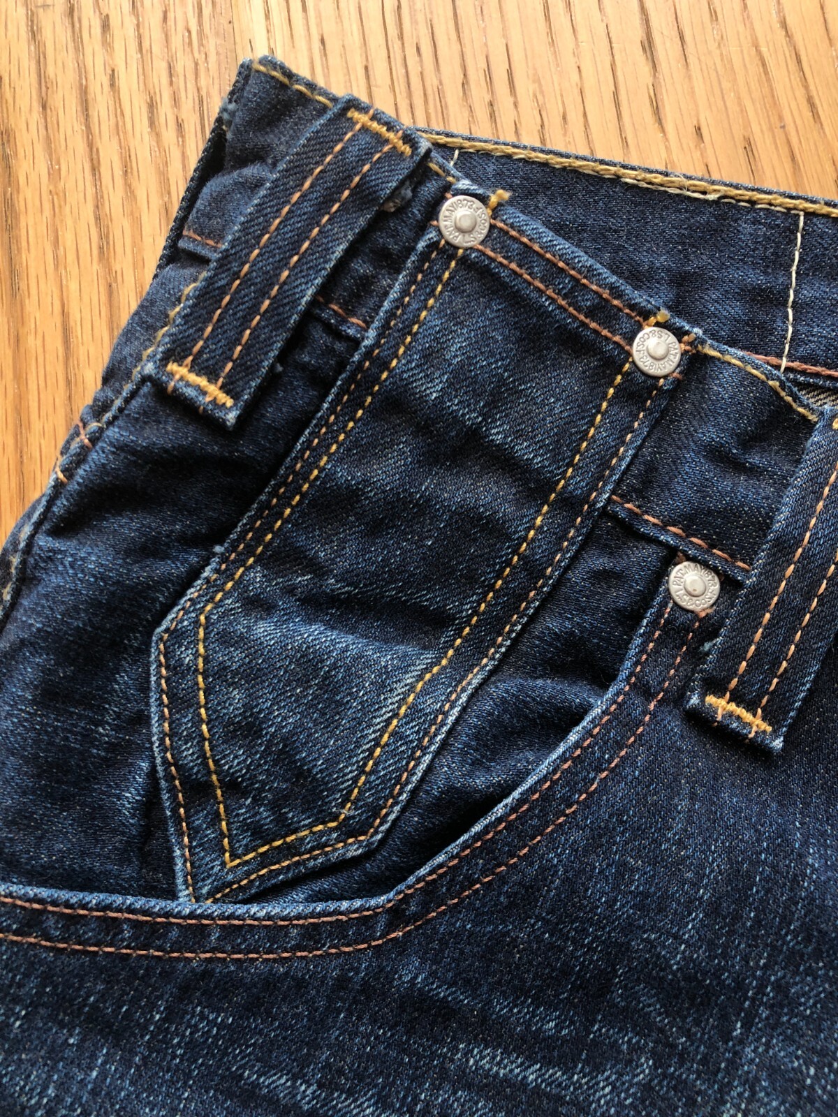 LEVI’S STRAUSS & CO MEN’S DARK BLUE 504 STRAIGHT JEAN W29 L32 (31)