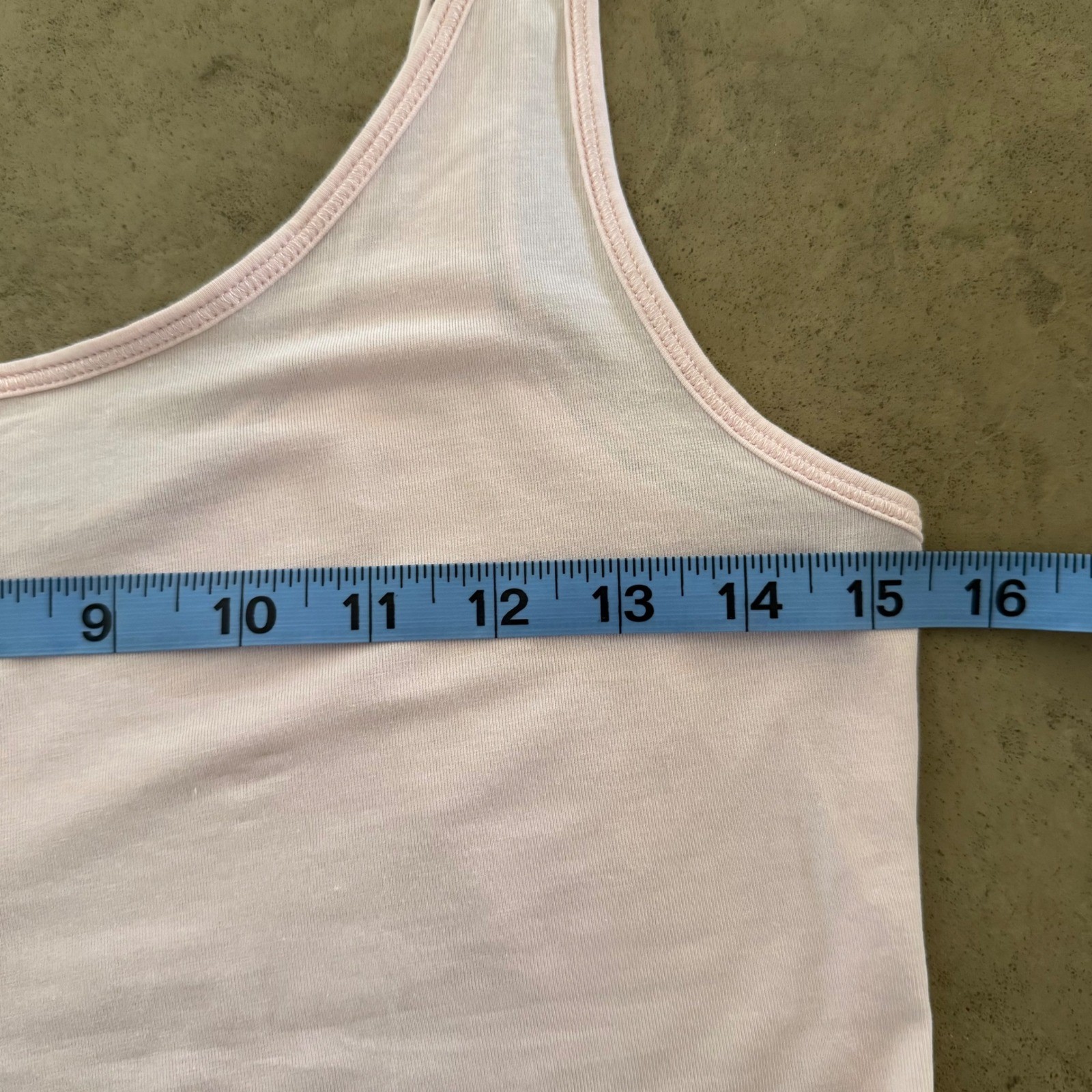 Lululemon Approx. S Light Pink Scoop Neck Slim Fit Athletic Tank Top Longline