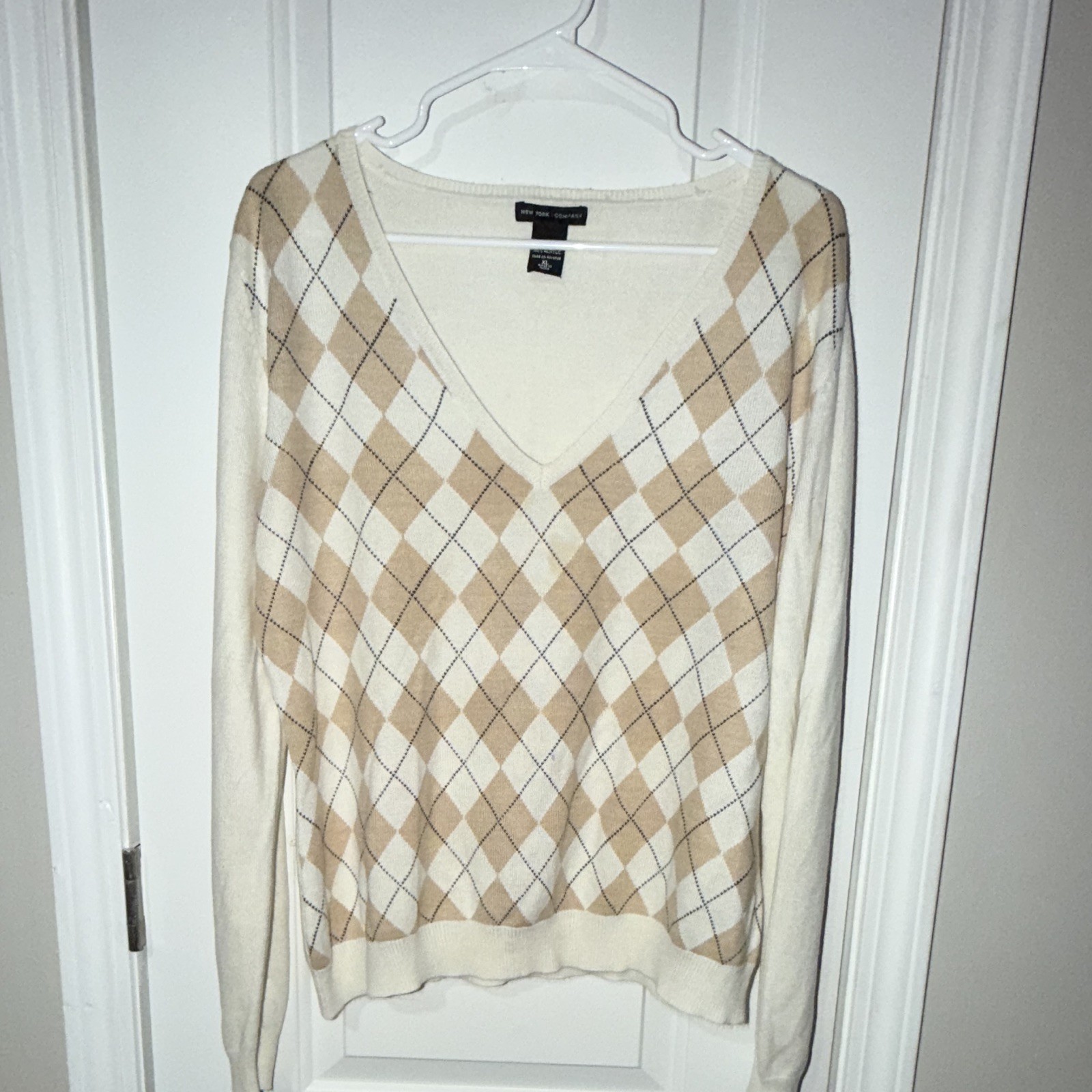 New York & Company Women’s XL Cream/Beige Argyle Knit V-Neck Pullover Sweater