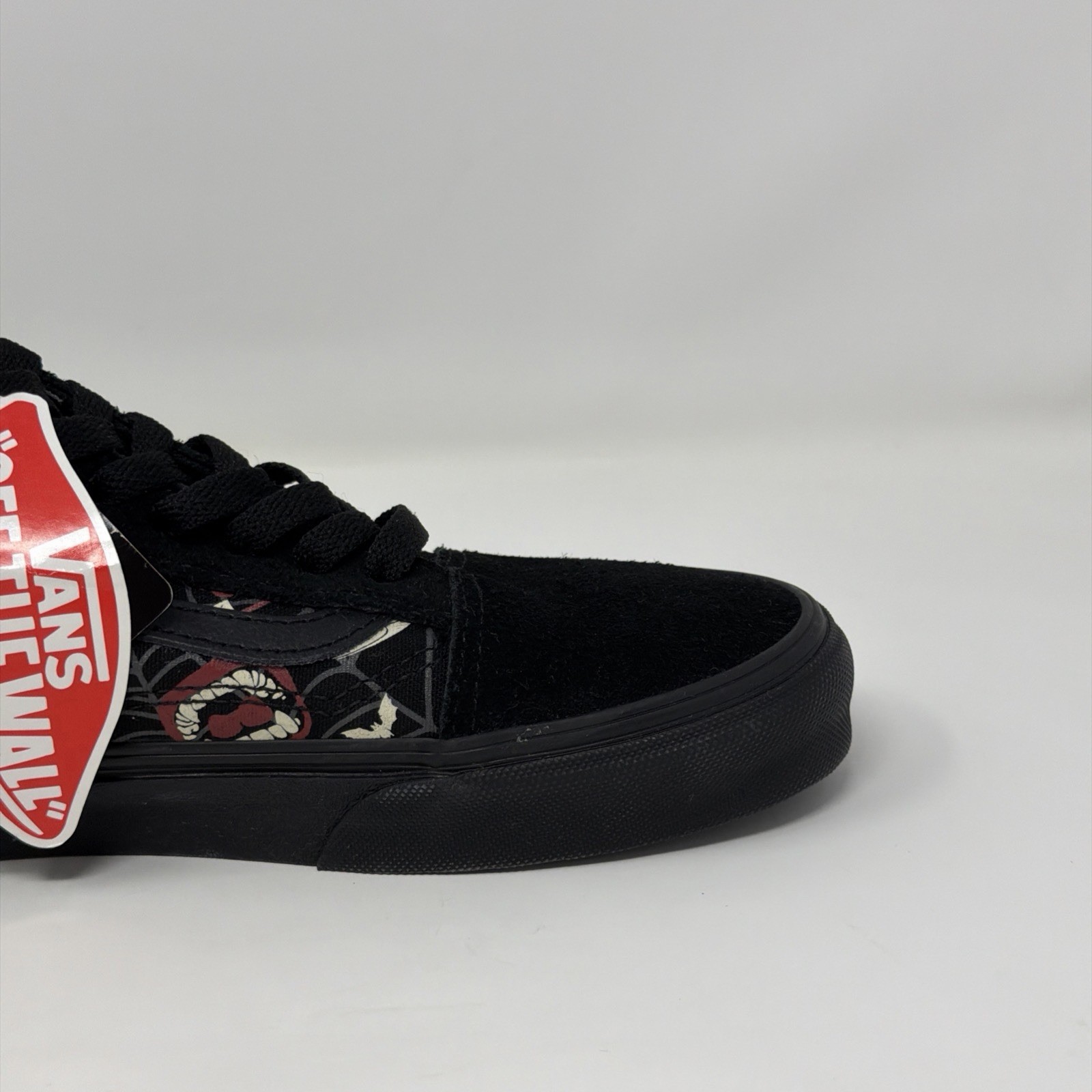 NWT Vans Old Skool Glow In The Dark Skull Vamp Men 6 Women 7.5 STORE MODEL