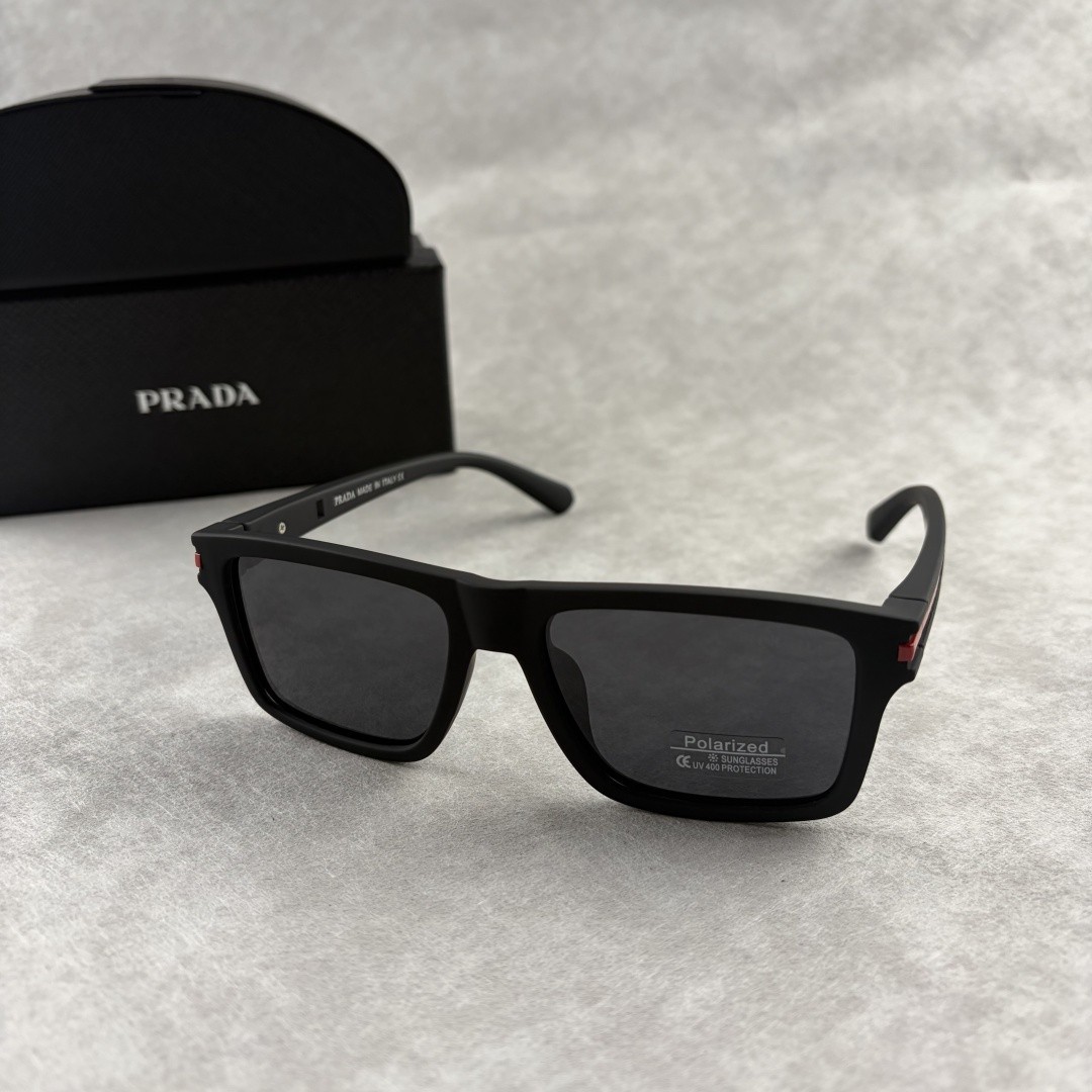 New In Box – Prada Men’s & Women’s Square Designer Sunglasses Classic Frame