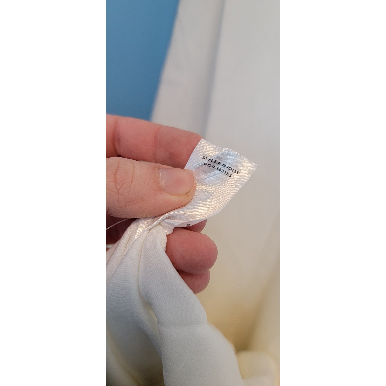 Dreamy Elegant Size Small NWT Lulus Wedding Dress Button Detail Spaghetti V-Neck