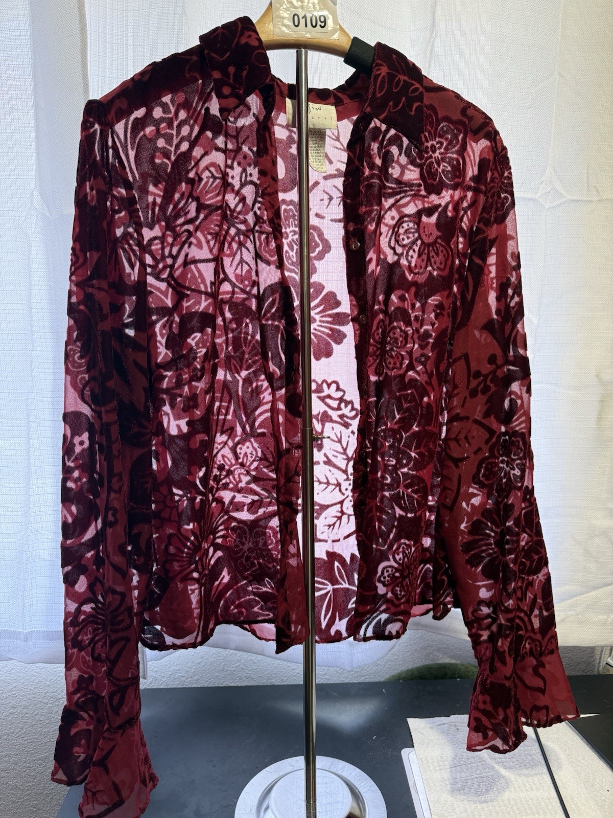 Vision Apparel Women’s XL Burgundy Pink Floral Sheer Velvet V-Neck Button Blouse