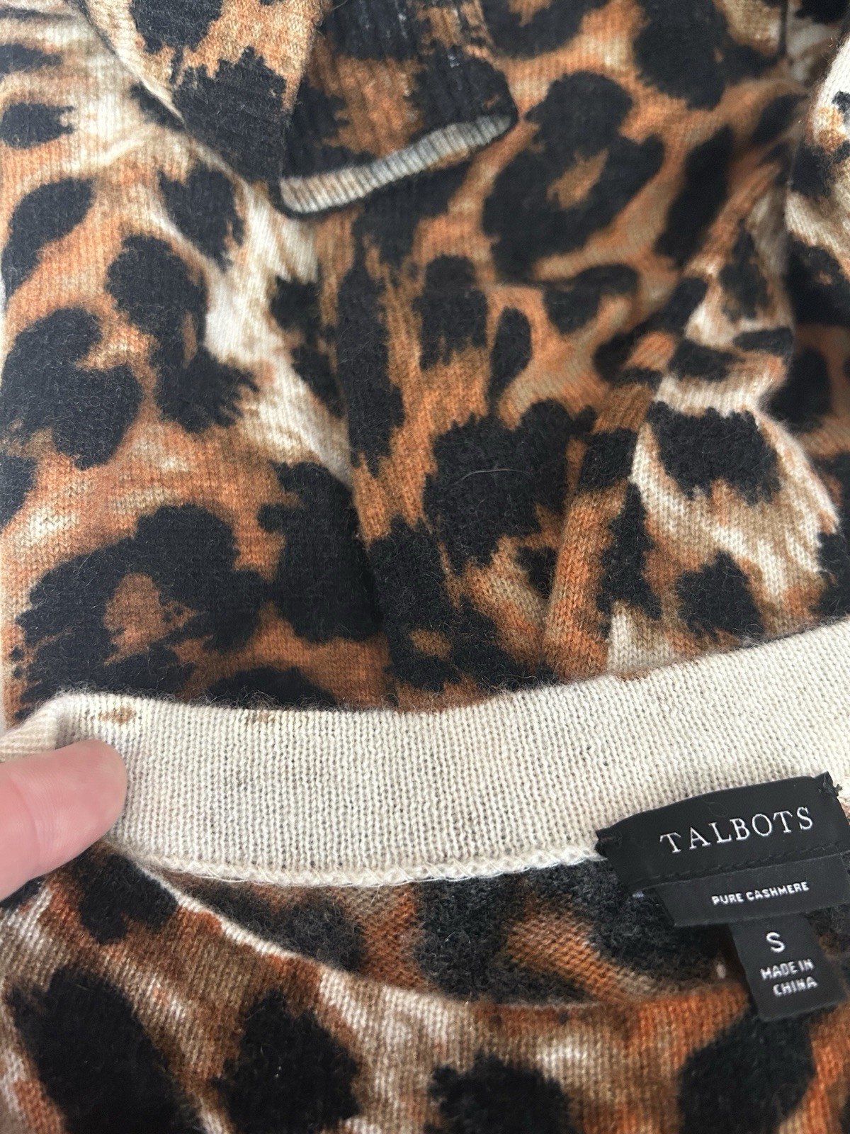 Talbots Womens 100% Cashmere Sweater Size S Animal Print Luxury Yacht Club