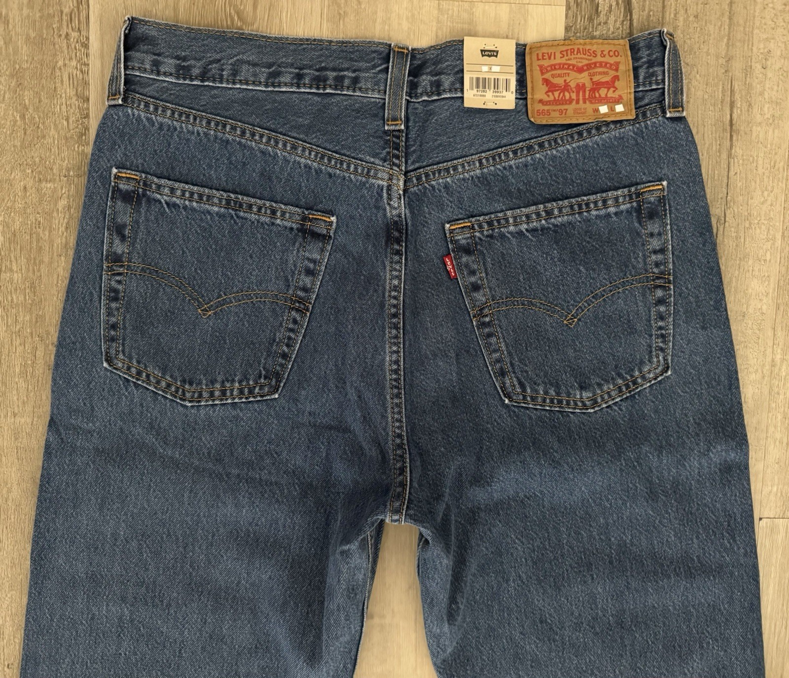 Levi’s 565 ’97 Loose Straight Leg Jeans Men Size 33 X 32 Blue Distressed Wash