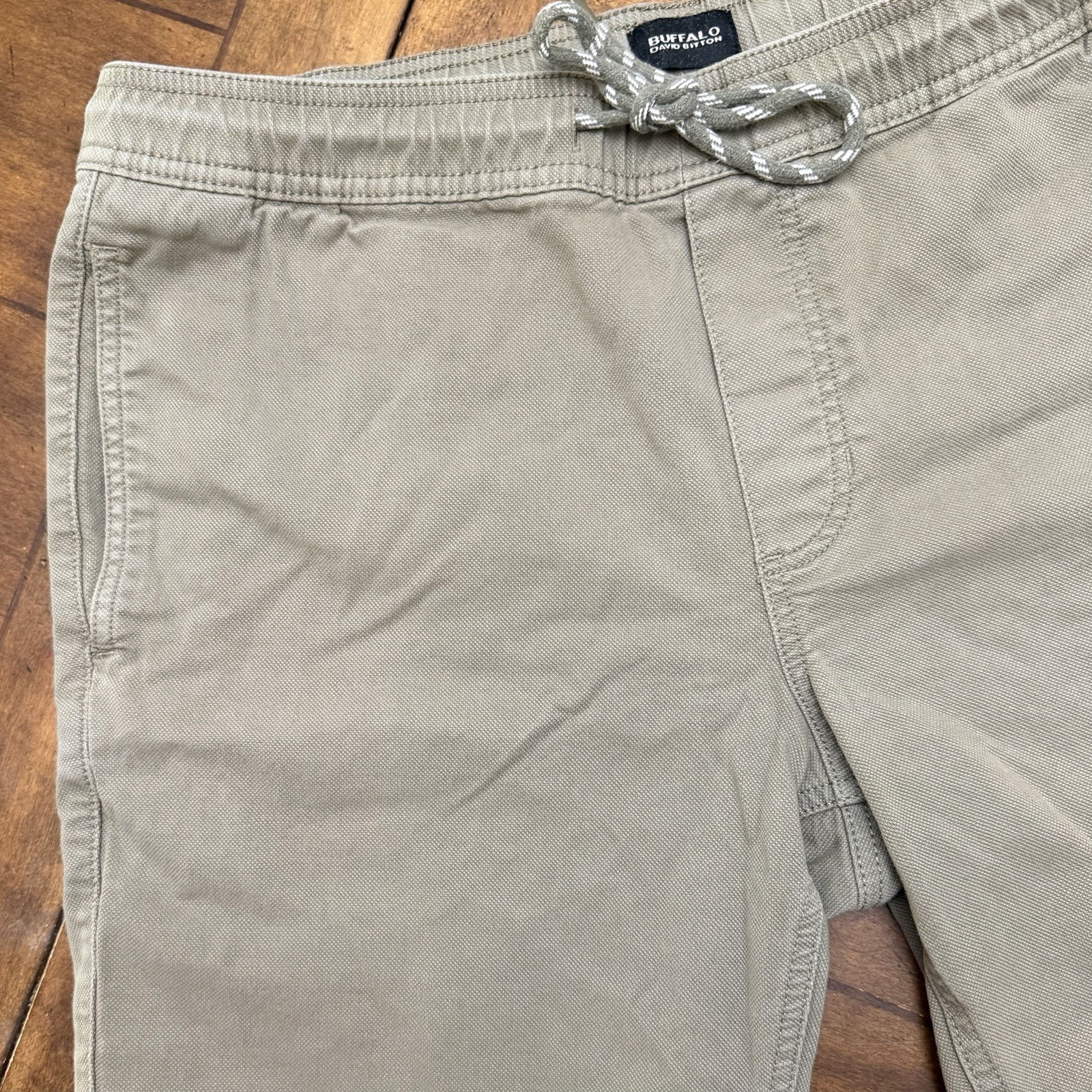 Buffalo David Bitton Mens Shorts Medium Khaki Tan Stretch Drawstring Casual