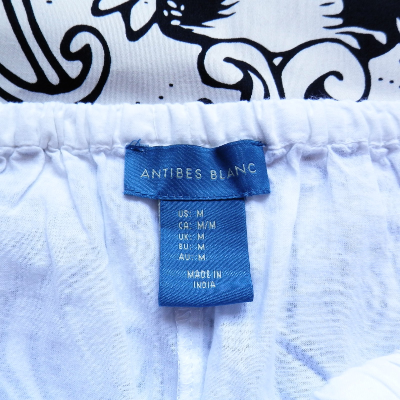 Antibes Blanc White Eyelet Capri Bottom Cover Up, Size M