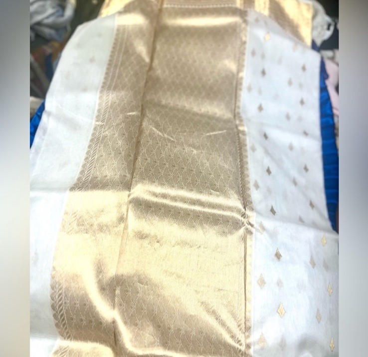 Stunning Wgite & Gold Pure Silk Jacquard Saree with Zari Woven Border & Motif