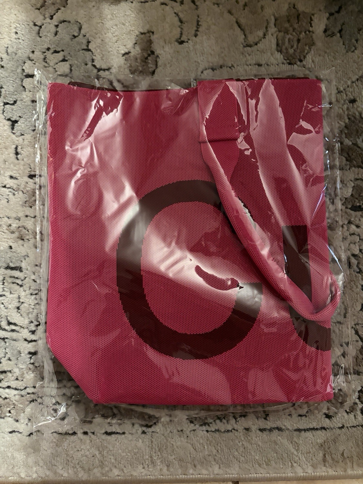 Curves Two-Tone Knit Tote Bag Authentic(Merlot/Rose) BRAND NEW (Unopened/Unused)