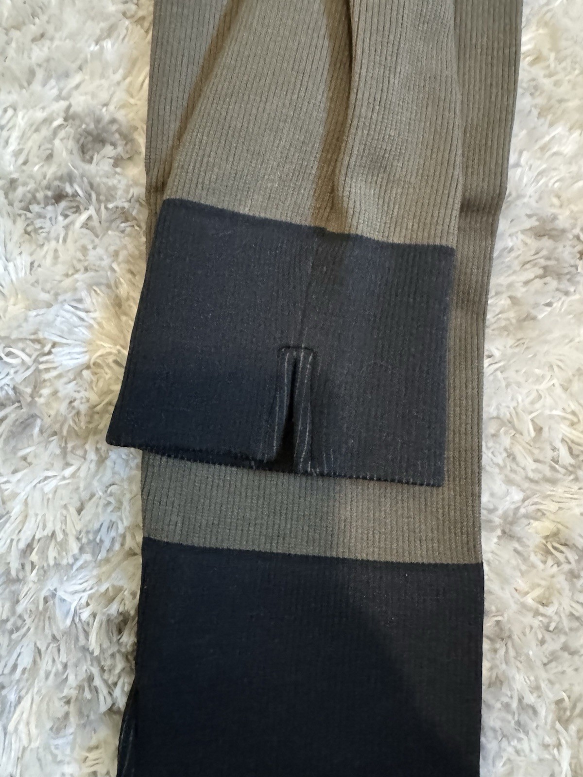 Fabletics Women’s Juniors L Gray/Black Colorblock Knit Ankle Leggings