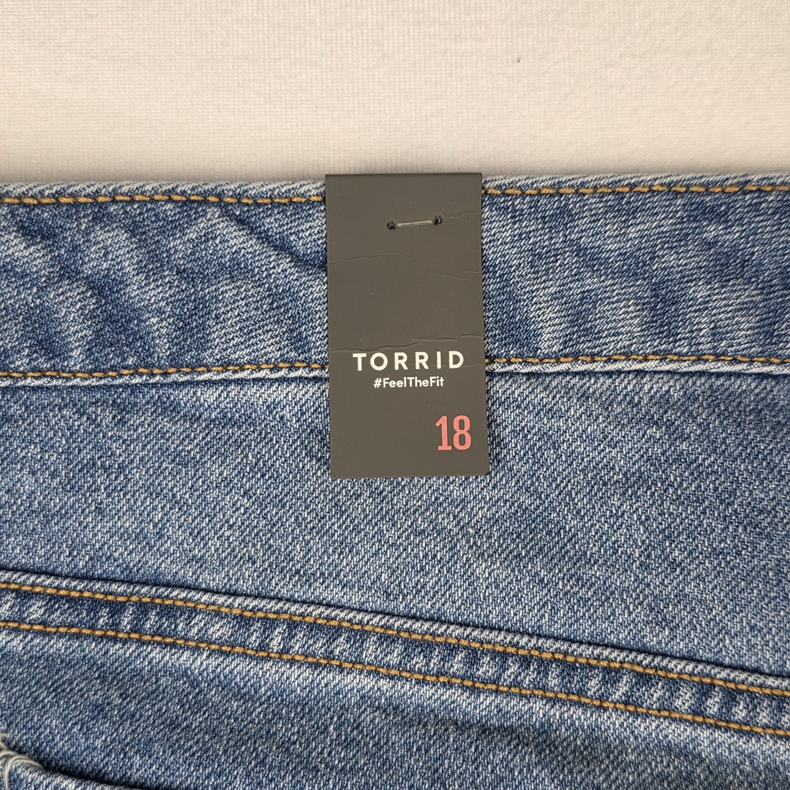 Torrid Shorts Womens Size 18 Relaxed Bermuda Classic Blue Denim Gitty Up Nee