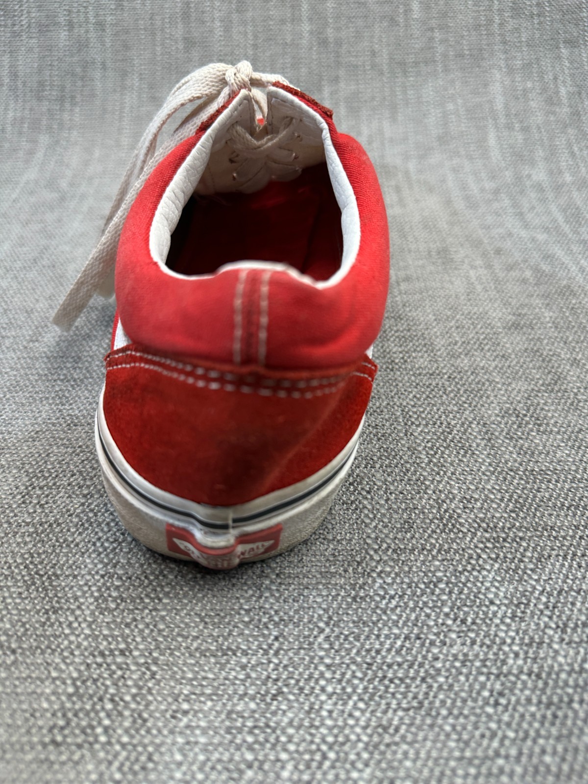 Vans Old Skool Unisex M7.5/W9 Skateboarding Shoes Red Suede Athletic Sneakers