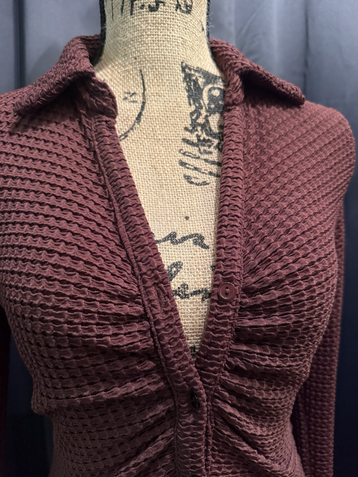 ASTR the Label Women’s Brown Solid Knit Collared Button Front Stretch Blouse M