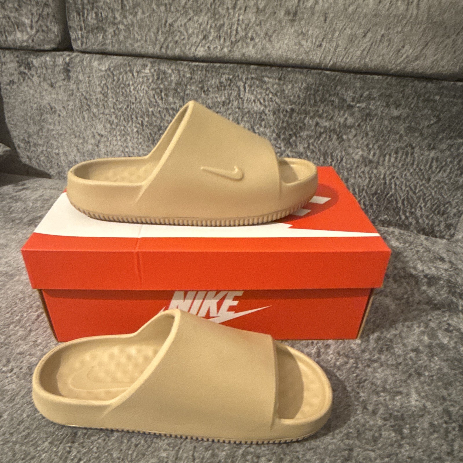 Nike Men’s 2.0 CALM SLIDES US 7 Slip-On khaki color