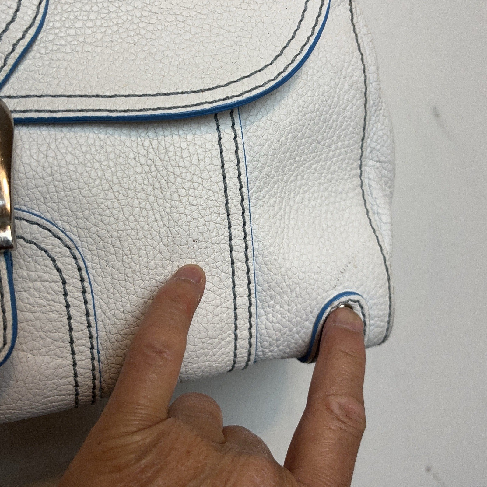 Isabella Fiore White Pebble Leather Tote Shoulder Hand bag Purse Blue Trim Studs