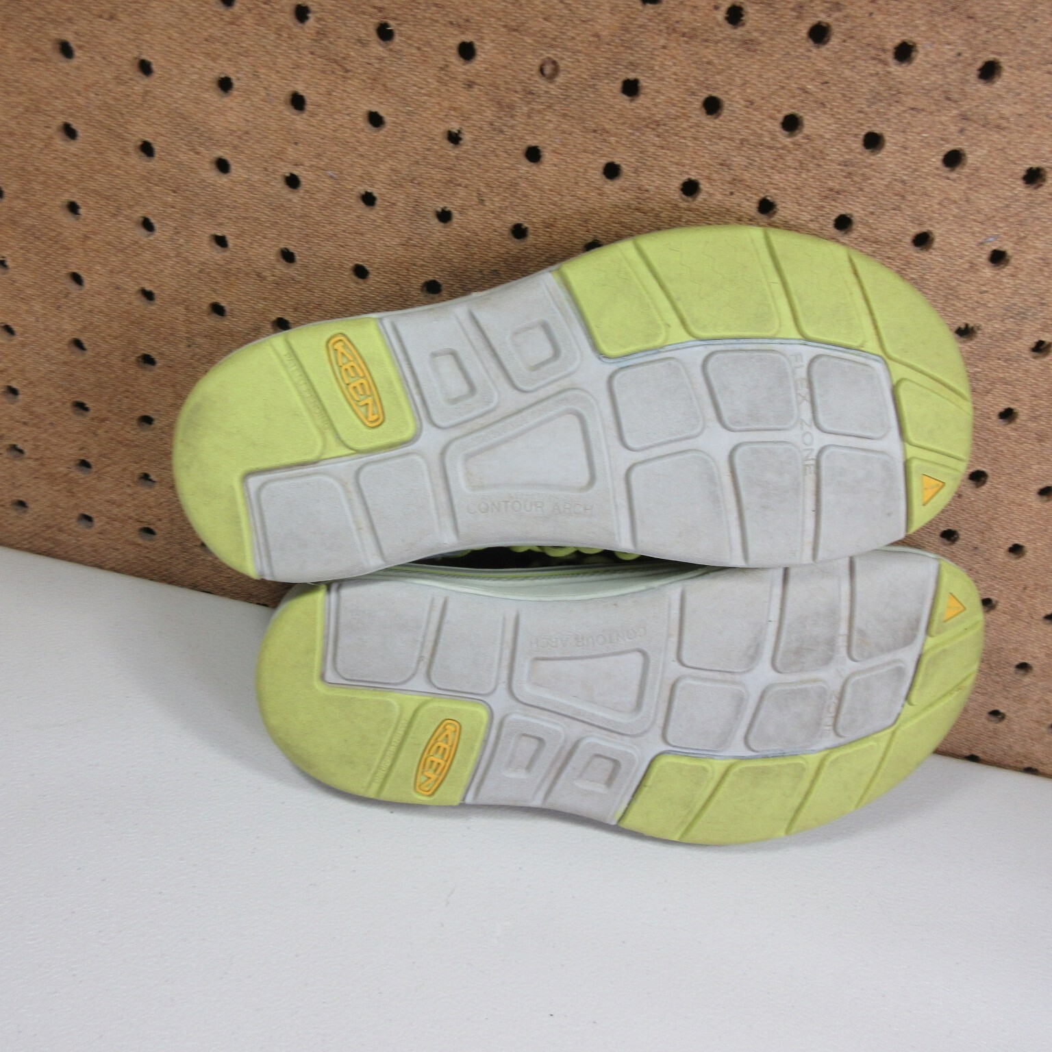 KEEN womens chartreuse an gray Uneek paracord strappy sandals 7.5 M