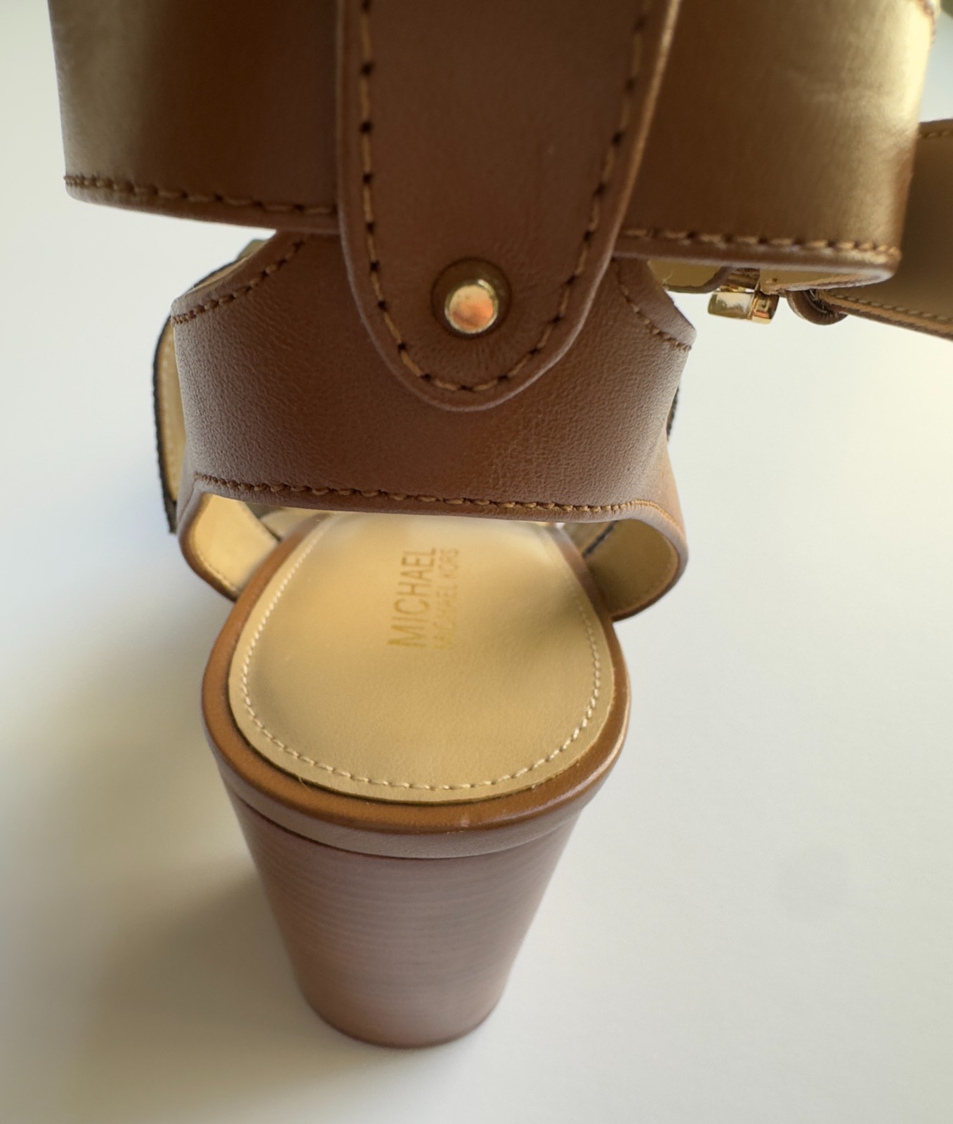 Michael Kors Women’s Izzy brown Leather Sandal T-strap(PV21L)Various Size
