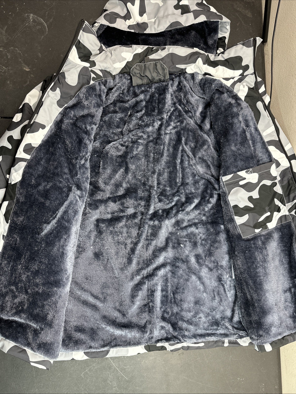 Keevoom Men’s Waterproof Ski Jacket Winter Warm Snow Coat Windproof M Camo NWT