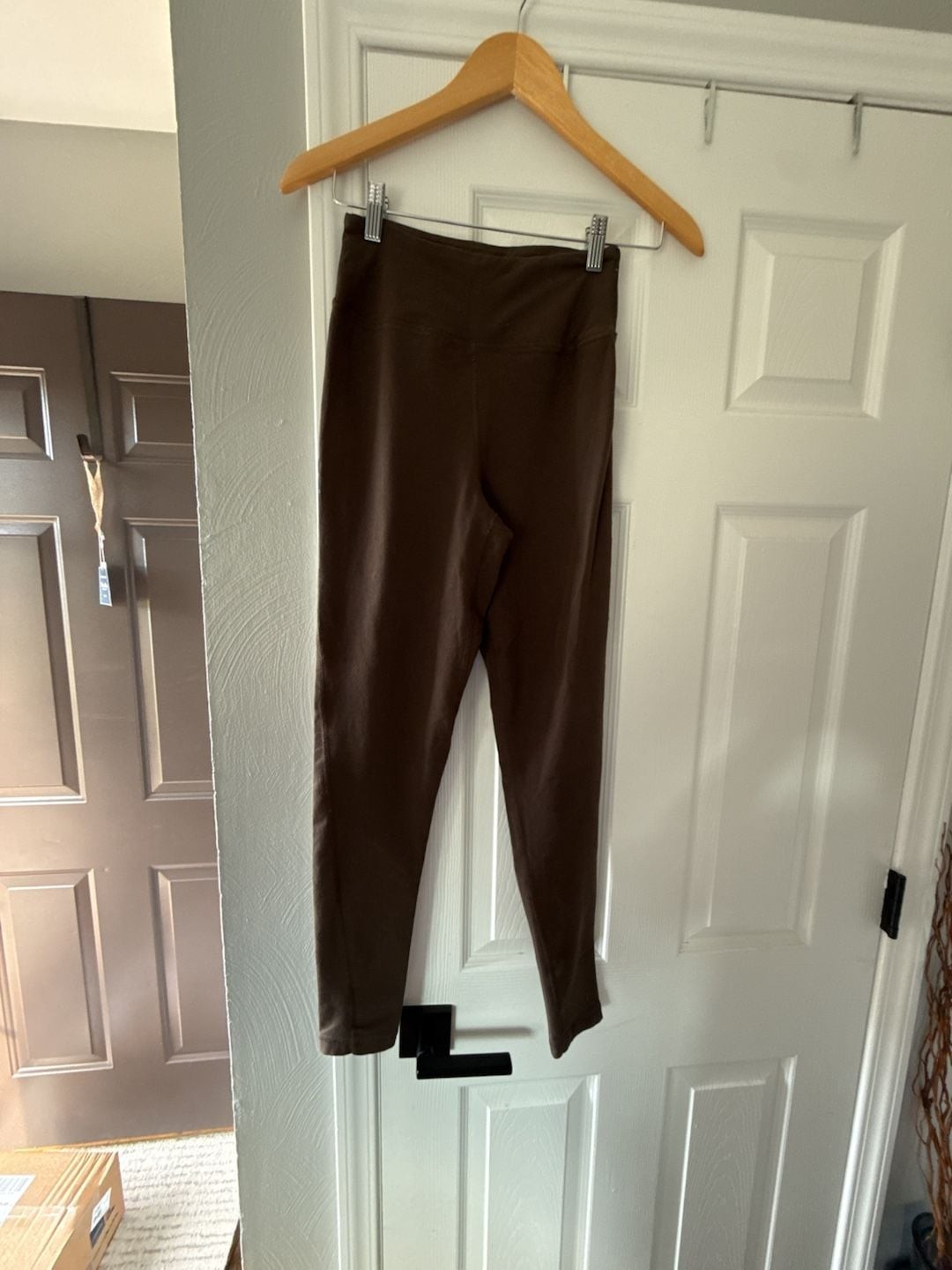 MATE The Label Women’s High-Rise Organic Cotton Leggings in Brown