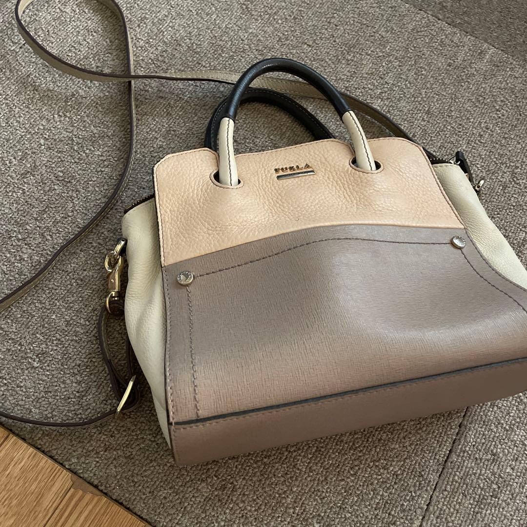 Furla Beige Leather Tote Bag Detachable Shoulder Strap Gold Hardware 22cm 8.66in