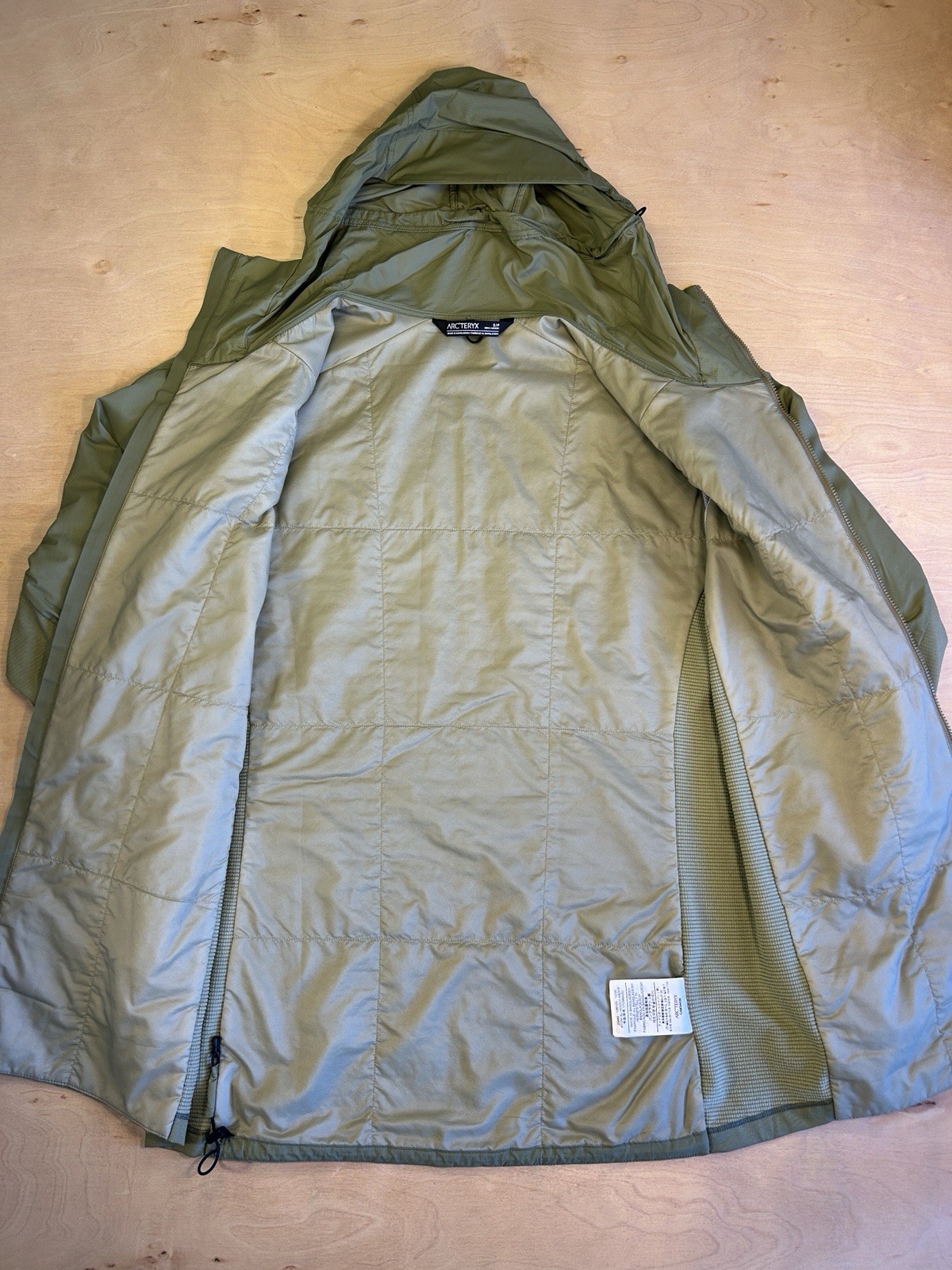 Arc’teryx Atom SL Hoody Jacket Olive Pale Green Men’s Size Small Mint Condition