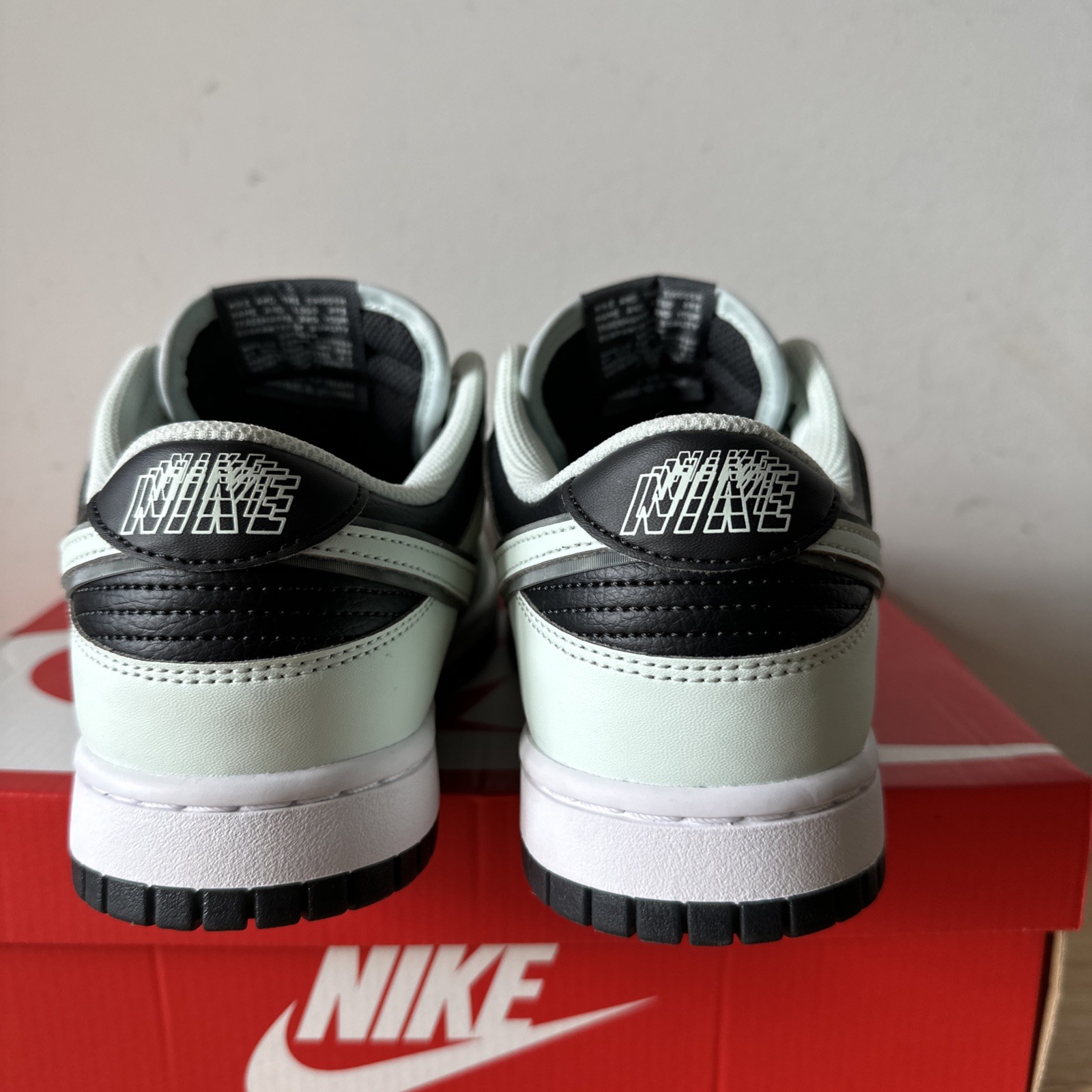 Size 8M/9.5W – Nike Dunk Low Dark Smoke Grey Barely Green FZ1670-001 Pre-Owned