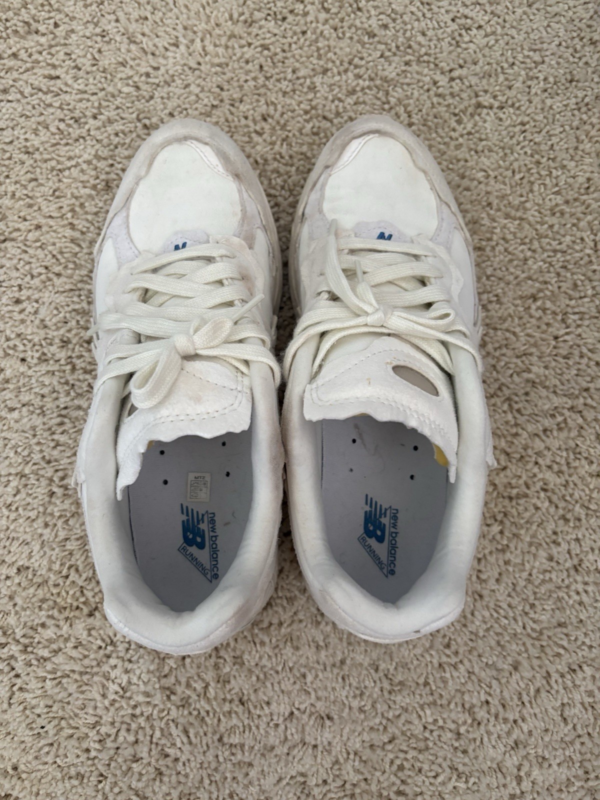New Balance 2002R Men’s Low Top Lace-Up Athletic Sneakers White/Beige
