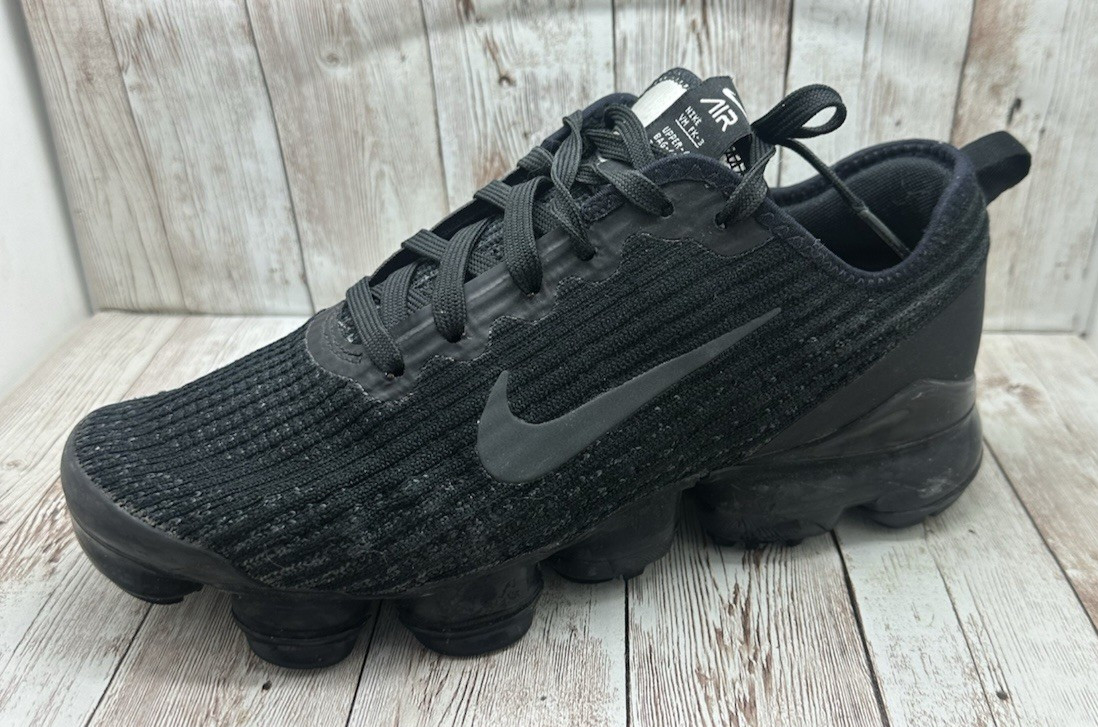 Nike Boys Air VaporMax Flyknit 3 BQ5238-001 Black Running Shoes Sz 6.5Y