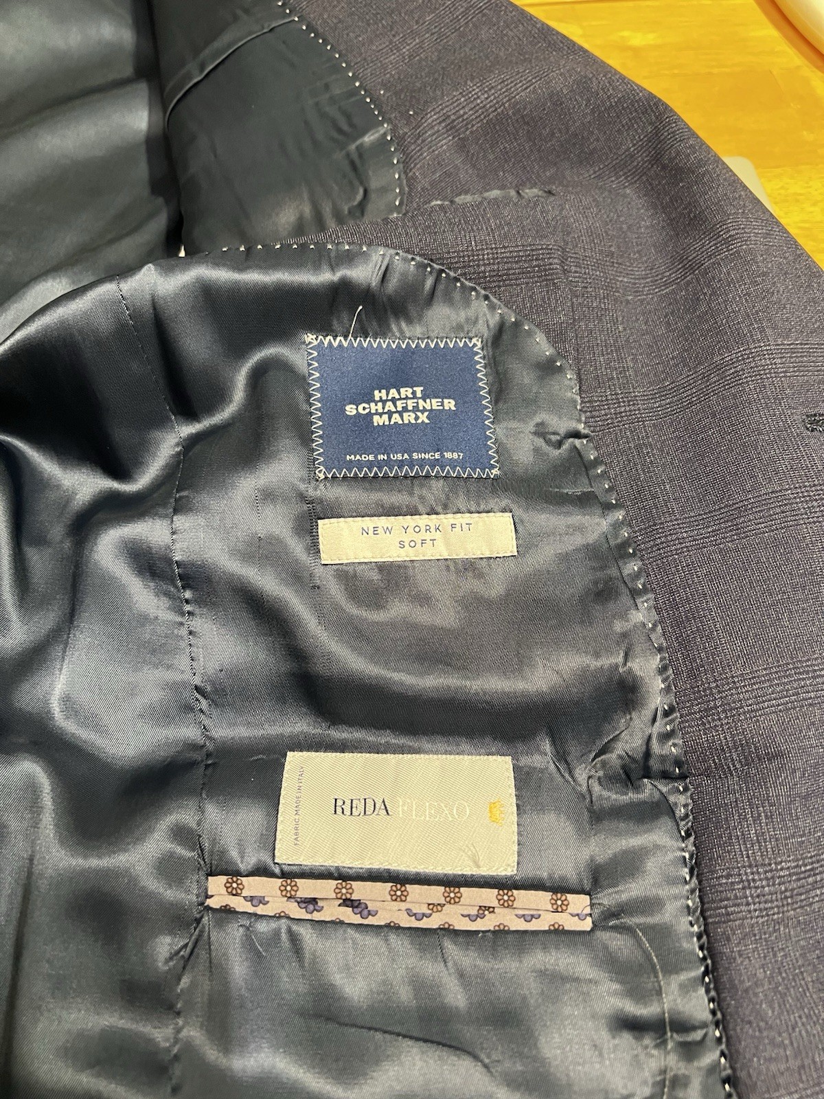 Hart Schaffner Marx Men’s Wool 2 Piece Suit Size 40R Navy Blue Plaid