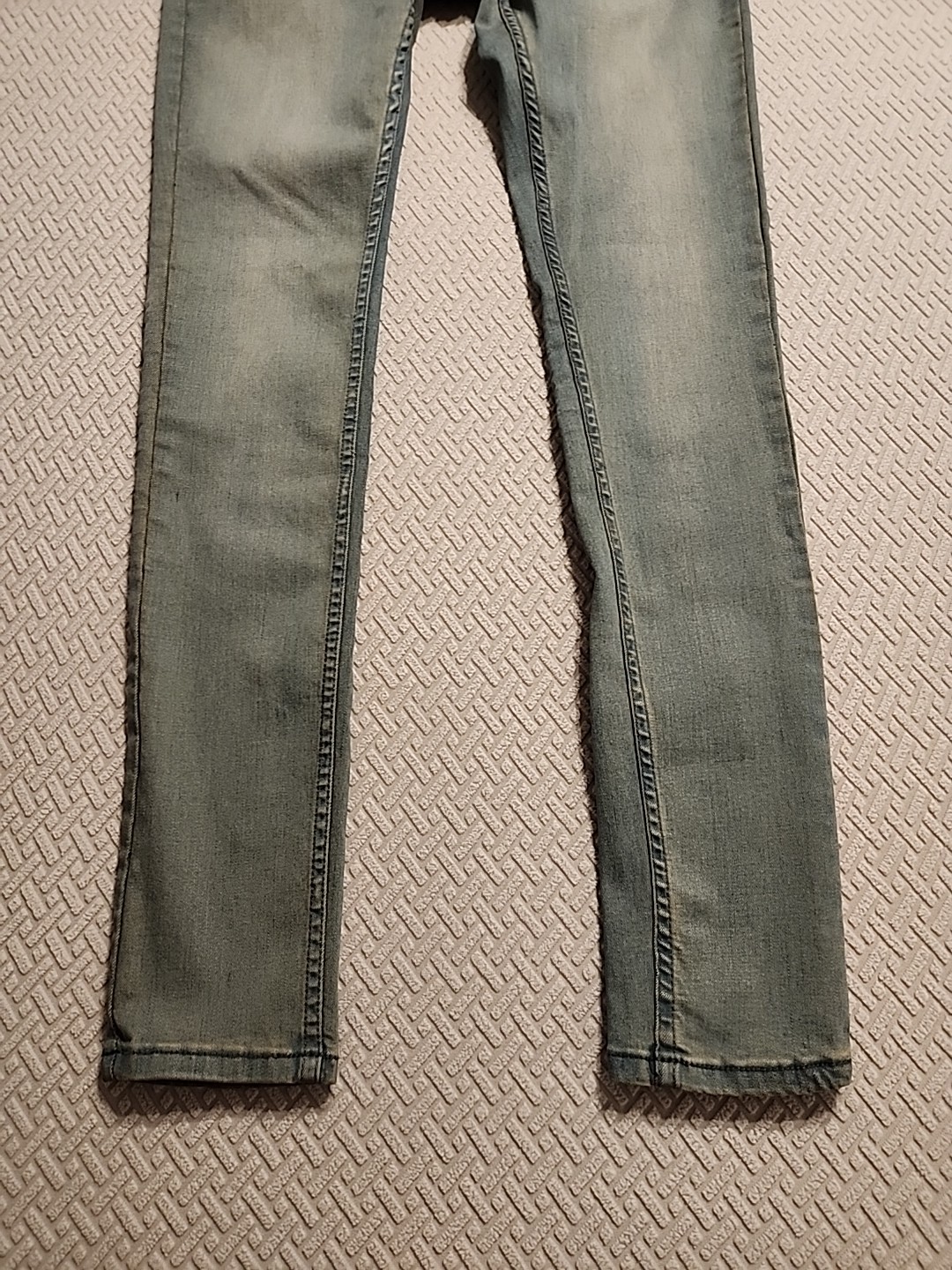 NEW Serenede Men’s “Aged Blue ” jeans size 30×32 NWT streetware slim jeans