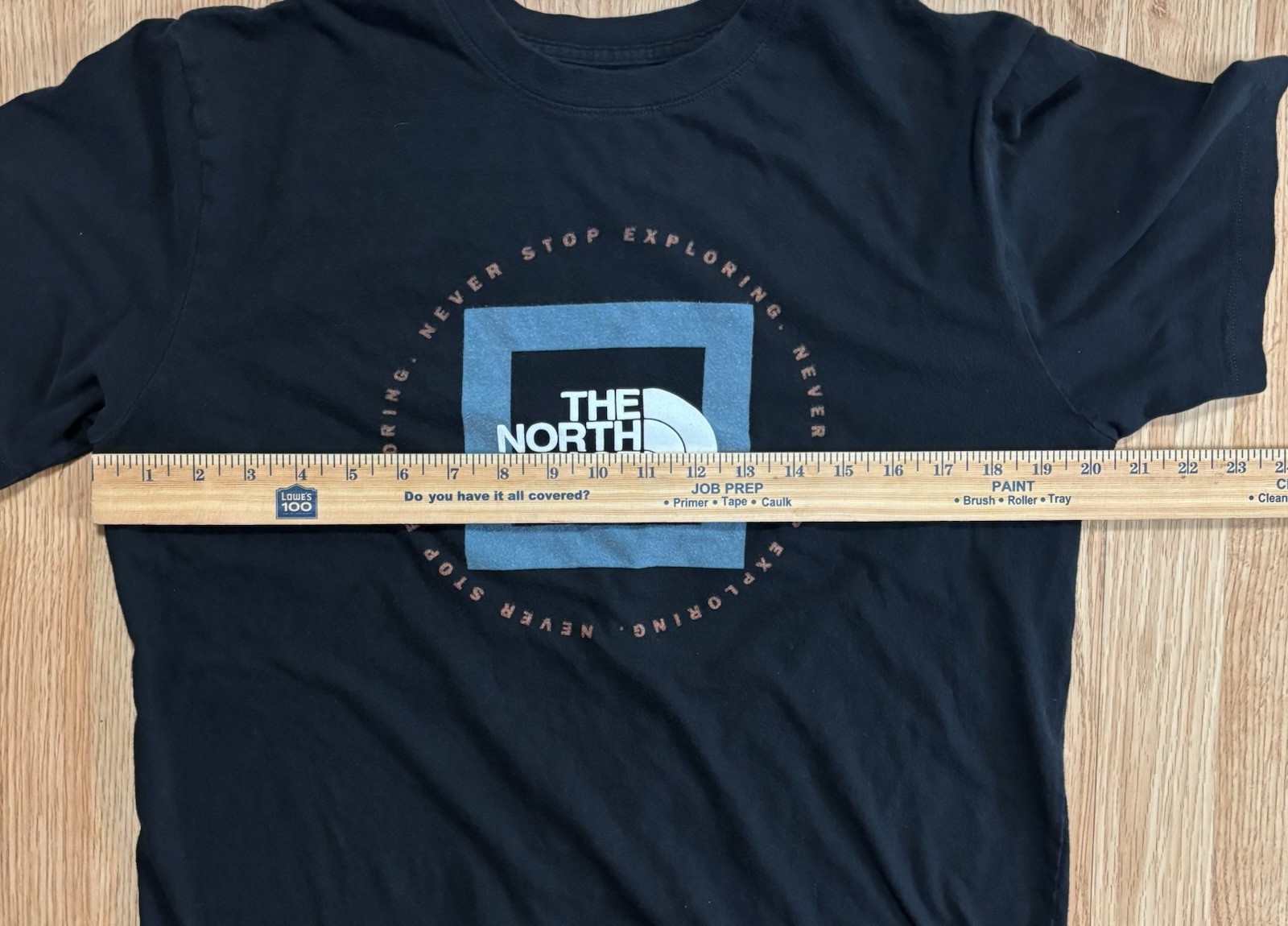 North Face Never Stop Exploring Black LOGO Circle Size Medium FLAW see Notes!