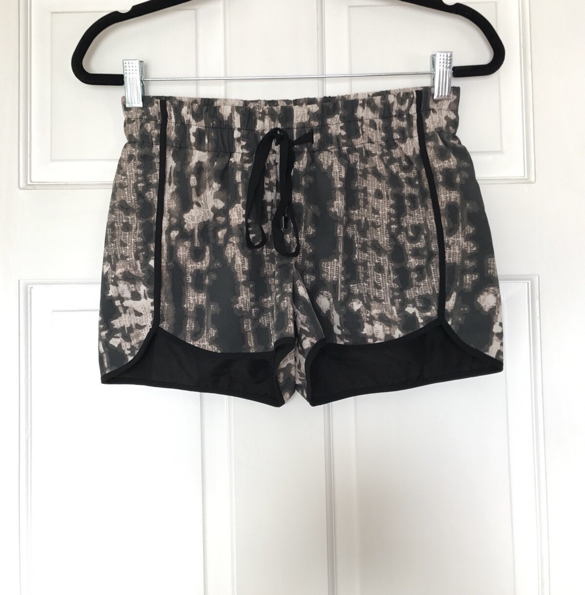 Mossimo Women’s Black Gray Khaki Green Camouflage Drawstring Shorts