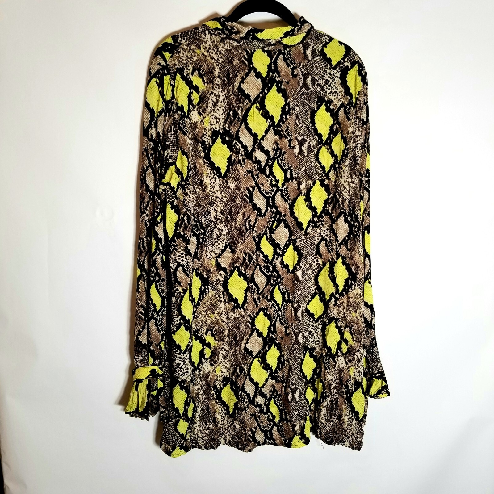 Lucky & Blessed Top Women’s XL Black Brown Yellow Animal Print Ruffle Sleeve New