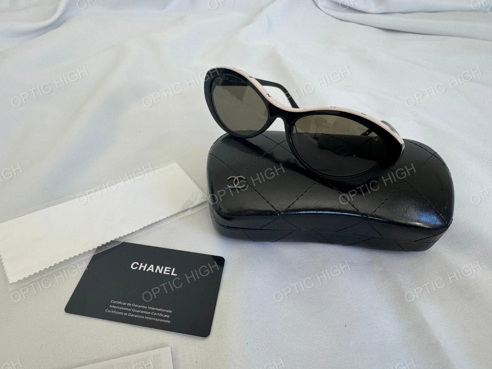 CHANEL CH5416 Beige & Black Acetate Oval Sunglasses Mod：CH5416 Size：57-18-145