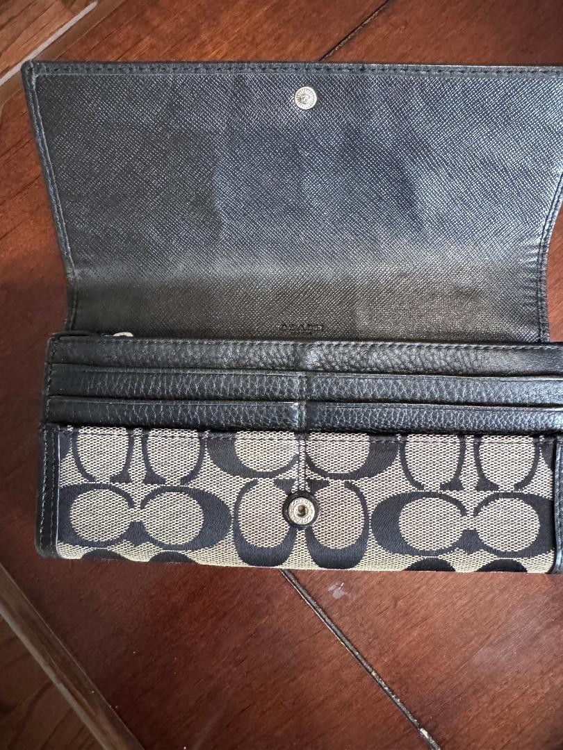 Coach Signature Wallet Hampton Black and Gray Jacquard Signature C Pattern