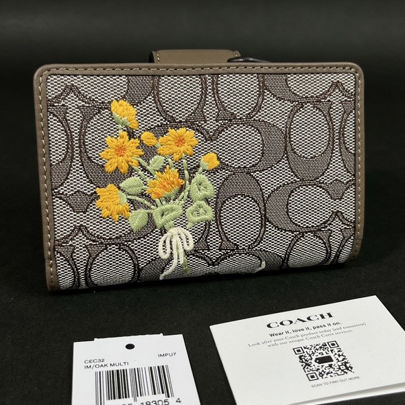 COACH Coach USA Medium Wallet Signature Floral Folded Wallet CEC32 Floral