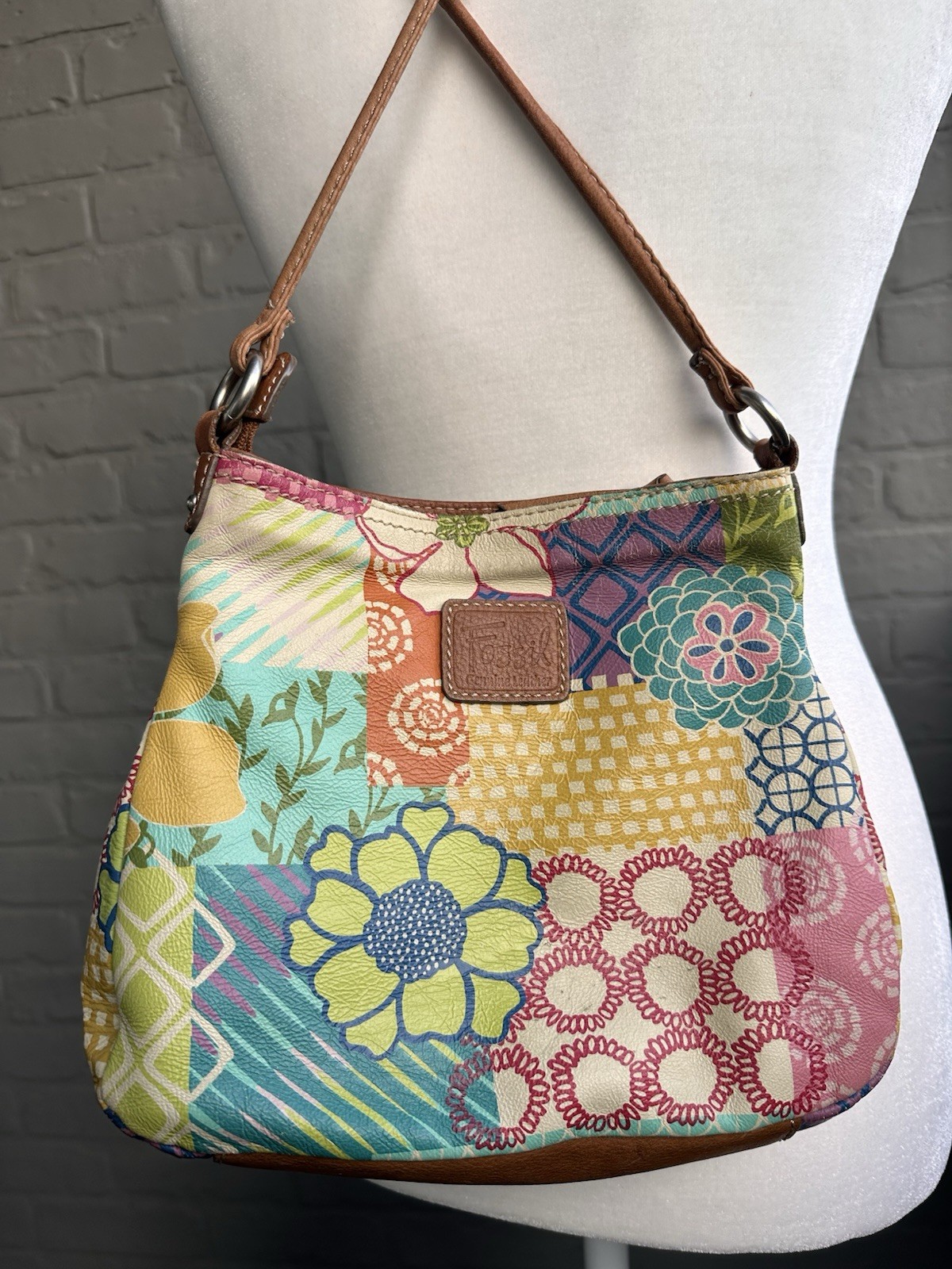 Fossil Floral Multicolor Pebbled Shoulder Bag Zip, Brown Strap, Outer Pockets