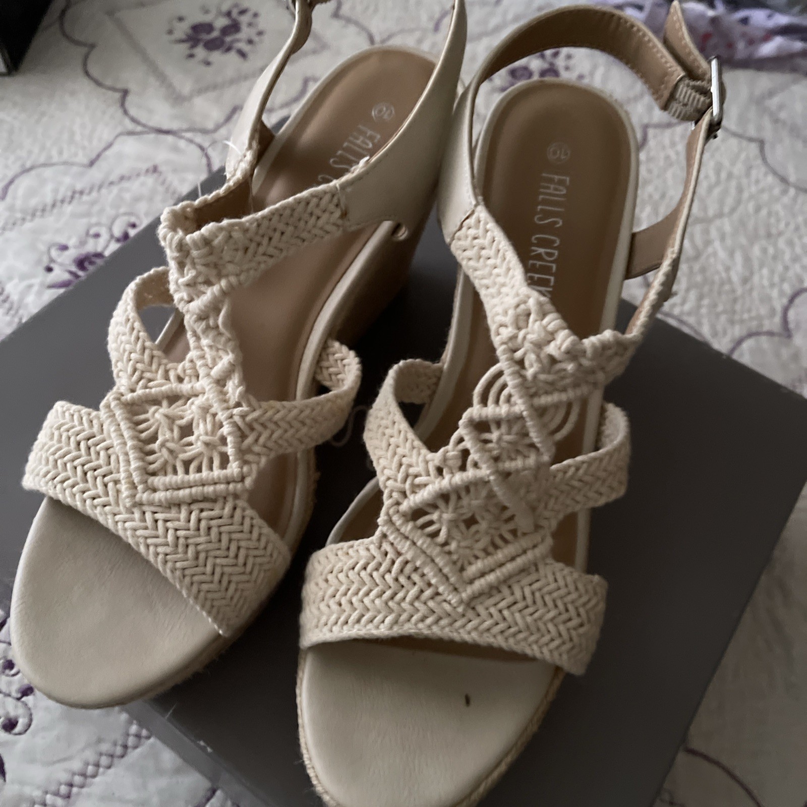 New Falls Creek 10 M Ivory Sandles