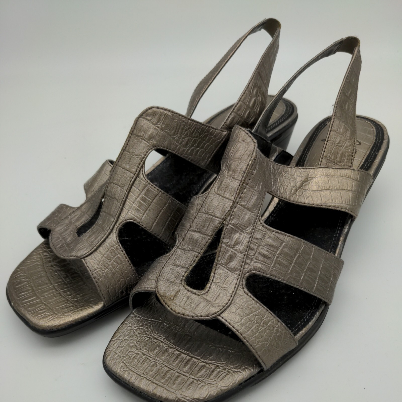 Lifestride 9M memento Tan/Gold croc strappy slingback wedge heels sandals