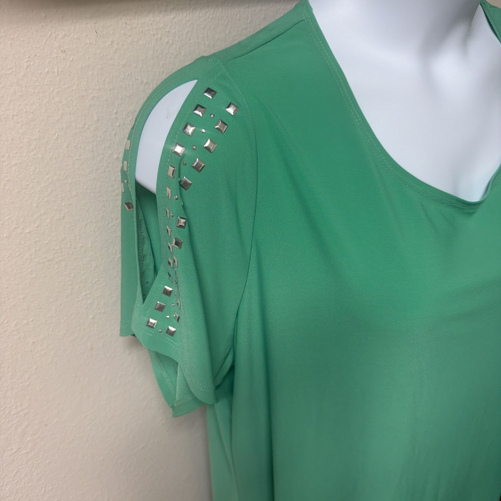 Notations Bright Green Silky Jersey Knit Tunic Top Cold Shoulder Studded Sz 2X