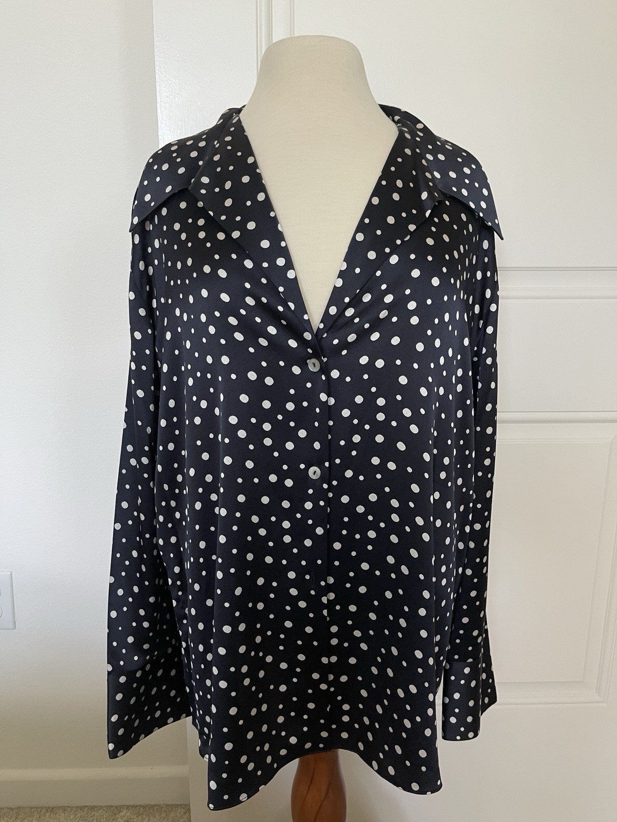 VINCE Camp Collar 100% Silk Deep Marine/Navy Blue Polka Dot Blouse 2X