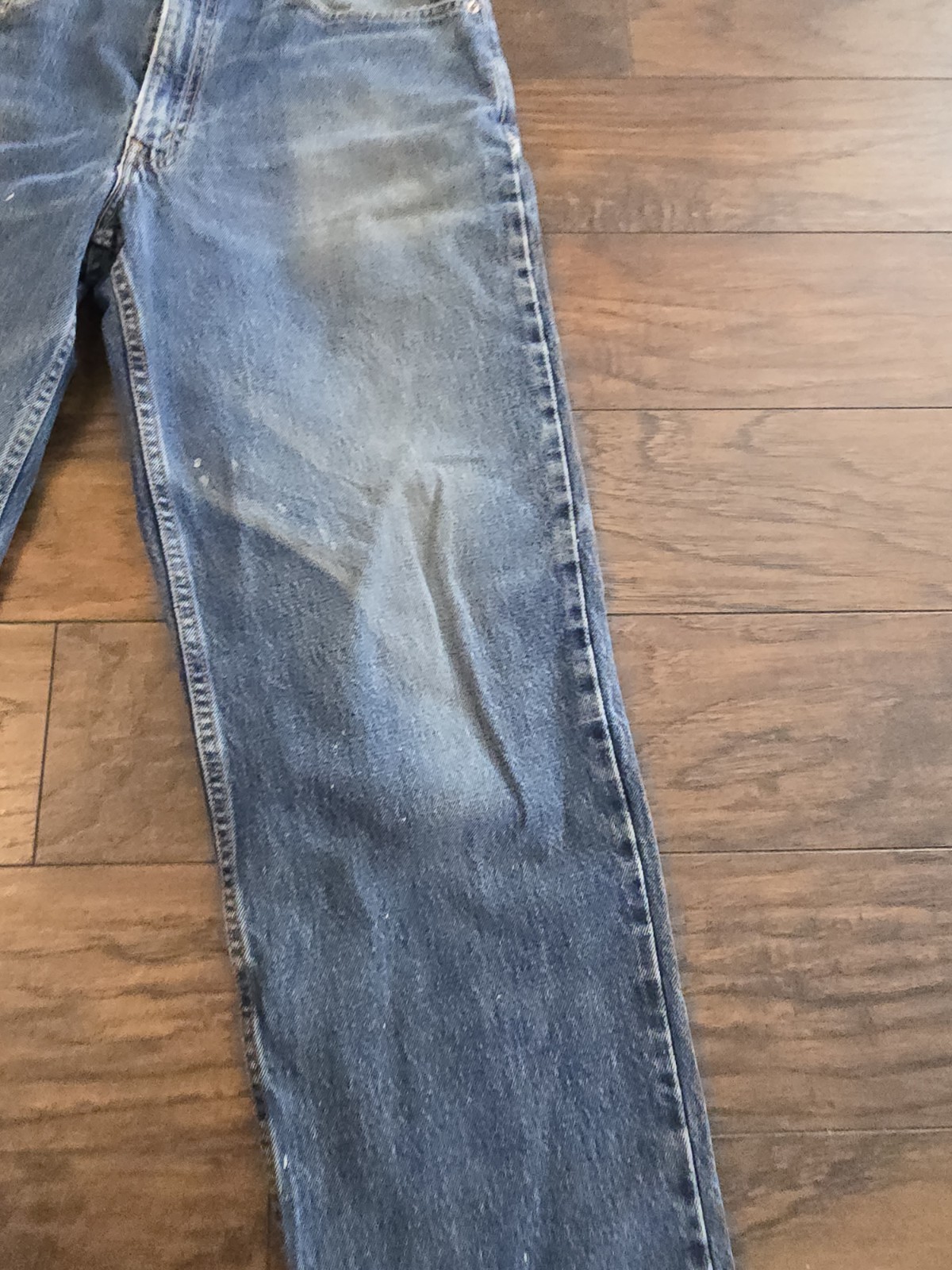 Levi’s 550 Relaxed Fit men’s jeans size 34×32. Paint Stains.LL-509. 1990