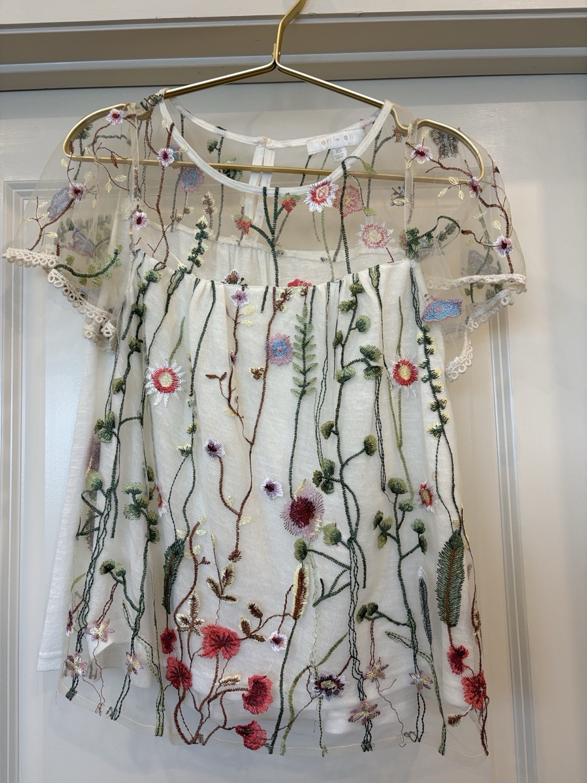eri + ali Women’s White Sheer Mesh Floral Embroidered Button Blouse, XS