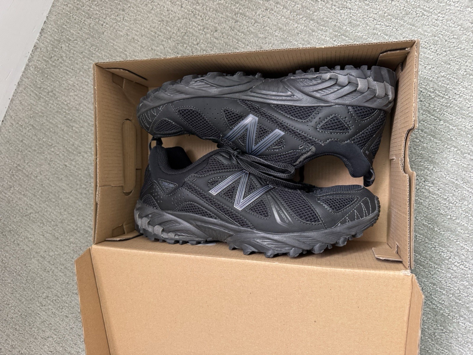 New Balance 610 Black Phantom