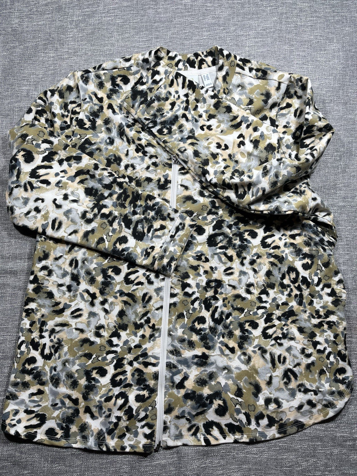 d&co. active Women’s Plus 2X Multicolor Leopard Print Full-Zip Jacket Pockets