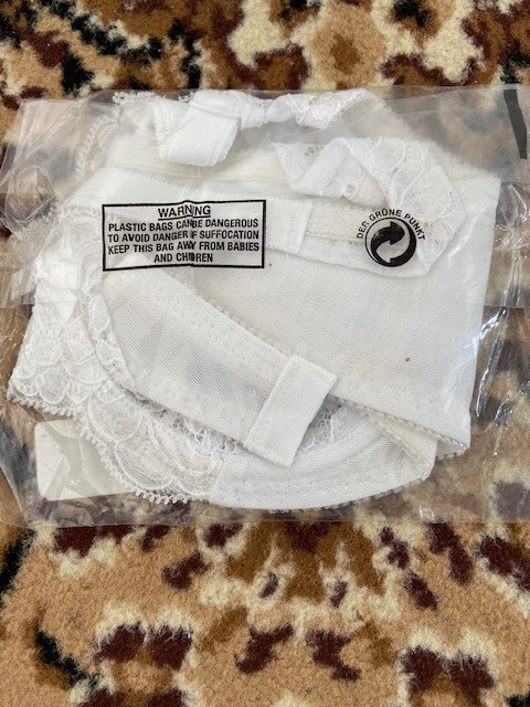 All over lace UK 36 B white bra under wire non padded