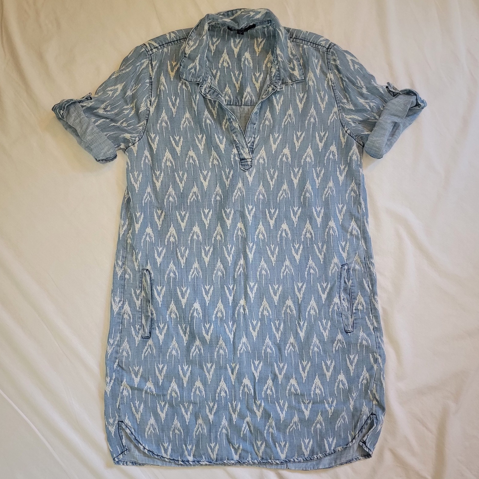 Velvet Heart Blue/White Geometric Print T-Shirt Dress With Pockets V-Neck Size S