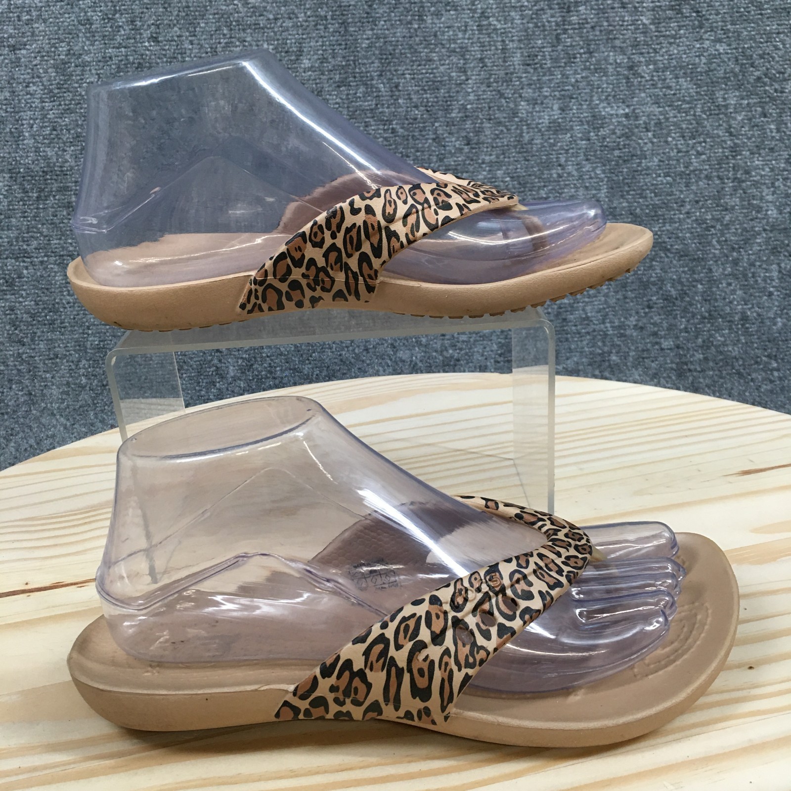 Crocs Sandals Womens 7 Kadee II Flip-Flop Brown Leopard Print Toe-Post Comfort