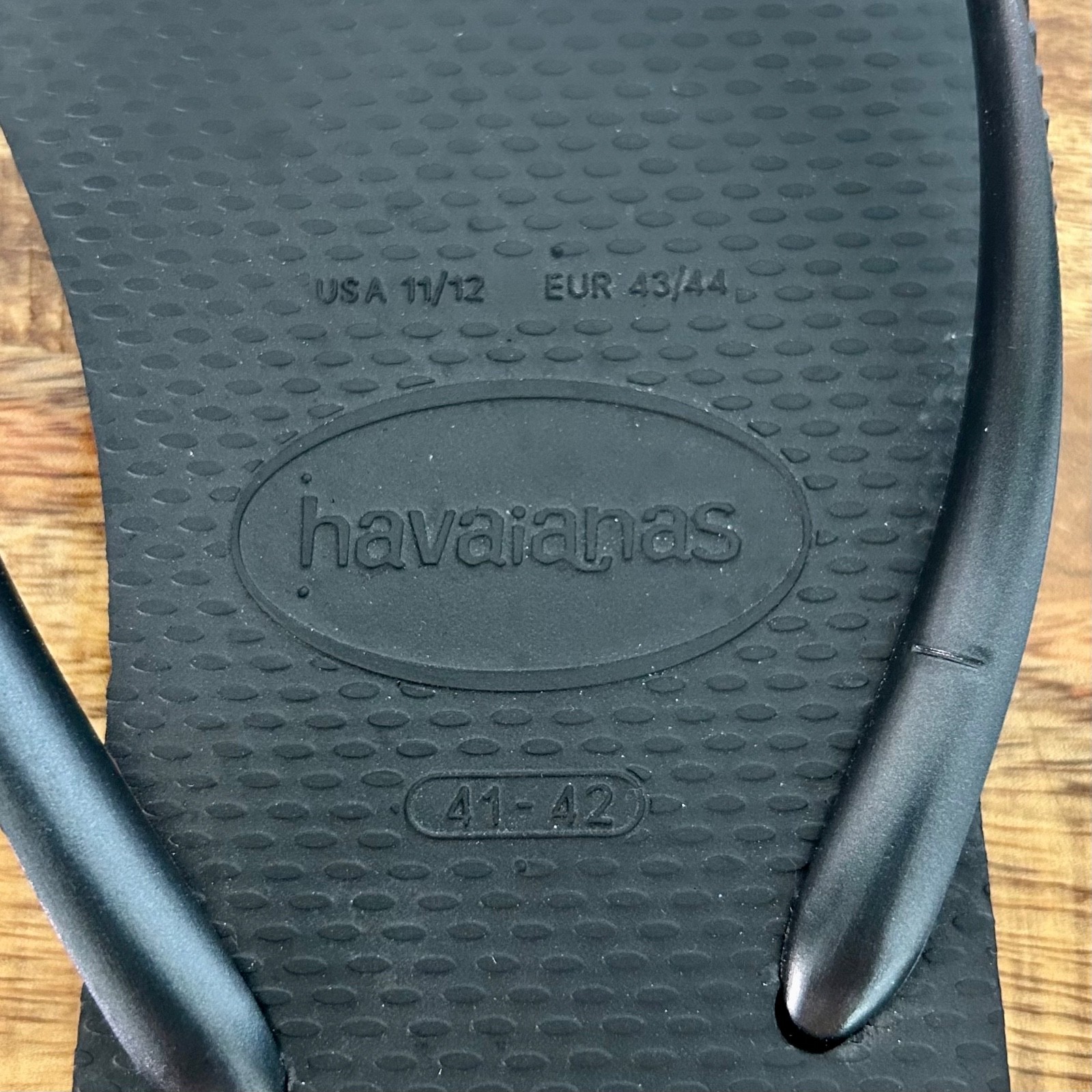 Havaianas Slim Crystal Accent Flip Flops Women’s Size 11/12 in Black, Beachy Fun